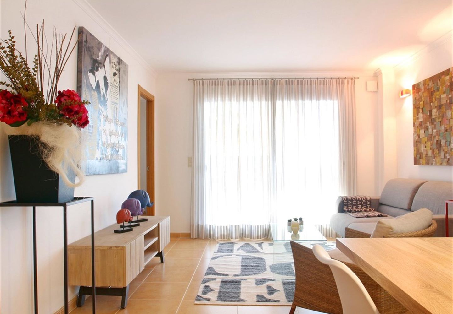 Casalina España vous propose en vente un nouvel appartement au cœur de la Costa Blanca Nord se trouve La Cumbre del Sol. Profitez pendant quelques jours, une période de vacances, une période plus longue où toute l'année. Quel que soit votre choix, ?