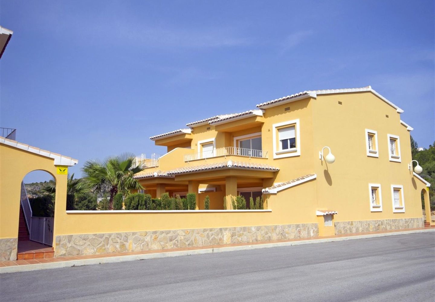 Casalina España stelt te koop een nieuwbouwappartement gelegen in de Cumbre del Sol in het hartje van de Costa Blanca Noord. Enkele dagen, een vakantieperiode, een langere tijdspanne, het hele jaar door genieten. Wat uw keuze ook is, in Cumbre del Sol be