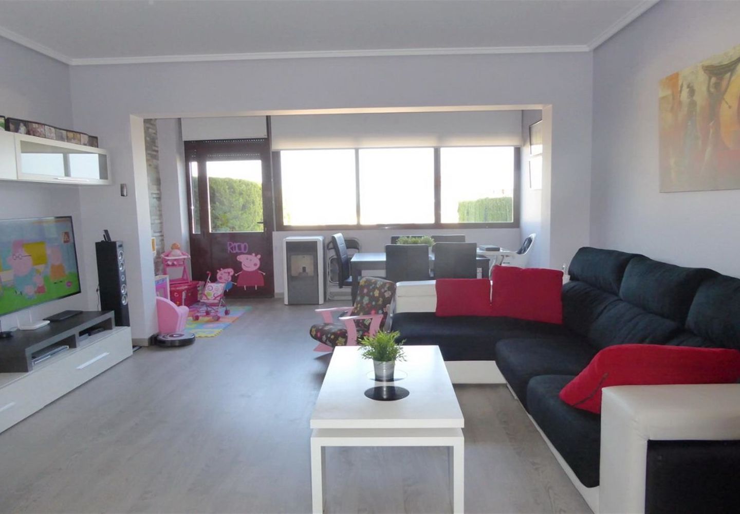 CASALINA ESPANA stelt te koop gerenoveerde villa(2015) van 112 m² in Polop, Costa Blanca Noord, met bergzicht. Polop is de metropool in de comarcra van Marina Baixa in Alicante en deelt de grens met Callosa d’en Sarria geholpen door de rivier Guadalest